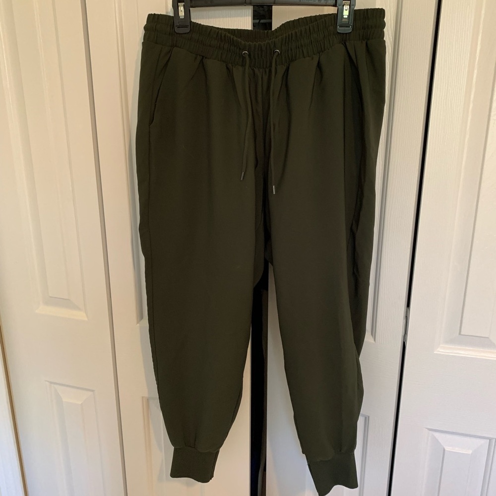 Torrid olive cropped pants